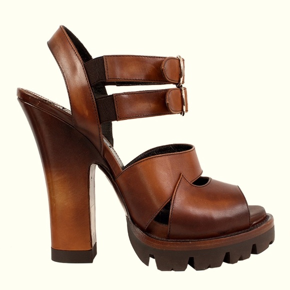 PRADA stunning two toned heels, like NWB, size 37 , authentic PRADA leather - Picture 2 of 9